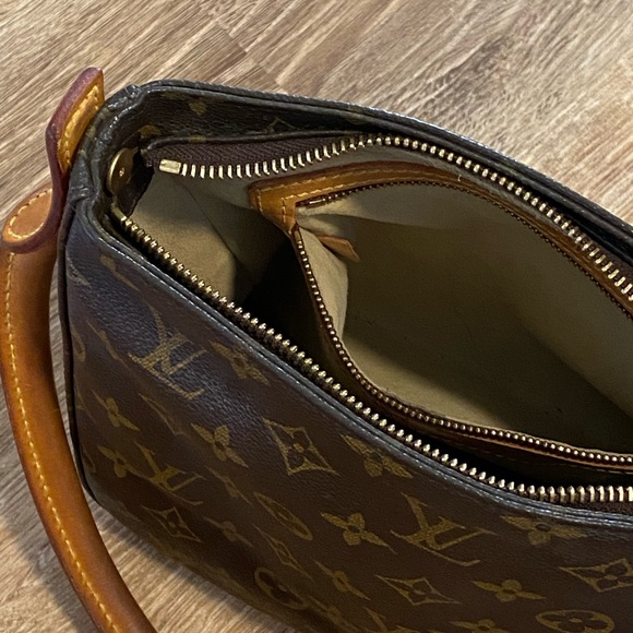 Louis Vuitton Looping MM - Picture 3 of 16